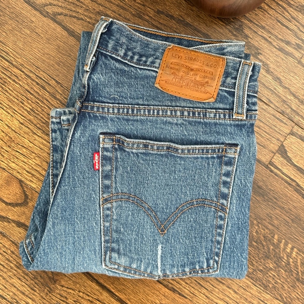 Levi’s Wedgie Straight Jean